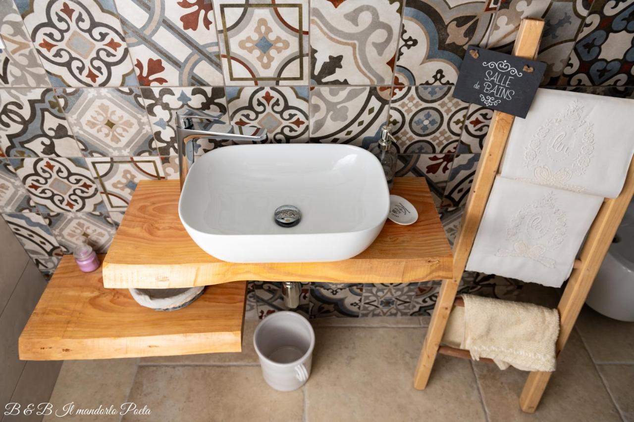 オストゥーニ Il Mandorlo Poeta Bed & Breakfast エクステリア 写真